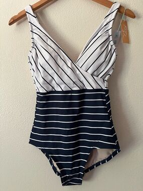 Kona Sol Navy & White Striped Womens Small One-Piece Swimsuit